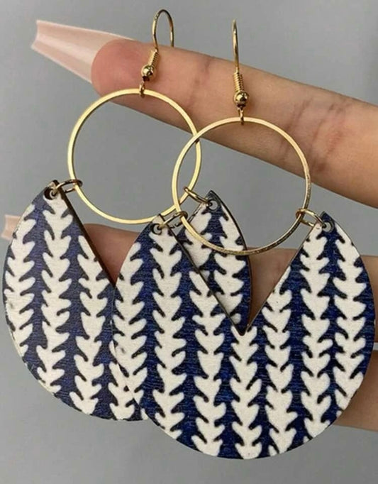 Cute Lil Blue Design Style Wooden Geometric Drop Earrings for Women to Wear Daily