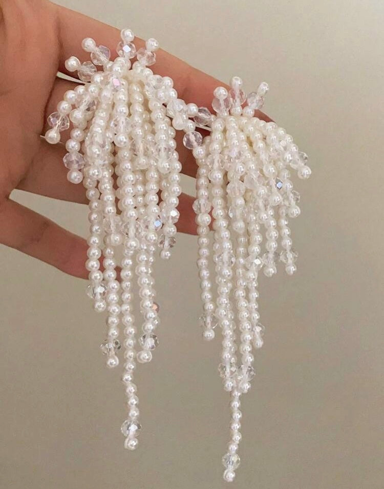 Nice Pearls and Elegant Beaded Long Dangling Tassel Earrings Exquisitely Handcrafted Made w Glamorous and Sophisticated Design Touch for Woman Accessories