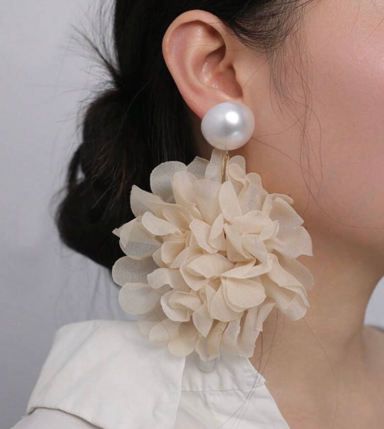 Cream Ivory Fashionable Summer Fall Spring Faux Pearl Snowflake Tulle Lace Big Flower Stud Earrings for Women. It’s Fancy Season Jewelry Accessories