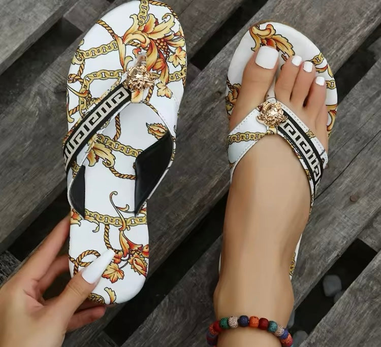 Sexy New Fashion Designed Stylish Flat Flip-Flops Outdoor  Flat Slippers Women's Large Size 10