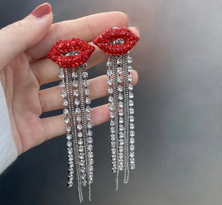 Crystal Cute Fashion Tassel Red Lips Kiss Pendant Earrings Rhinestone Long Earrings for Women