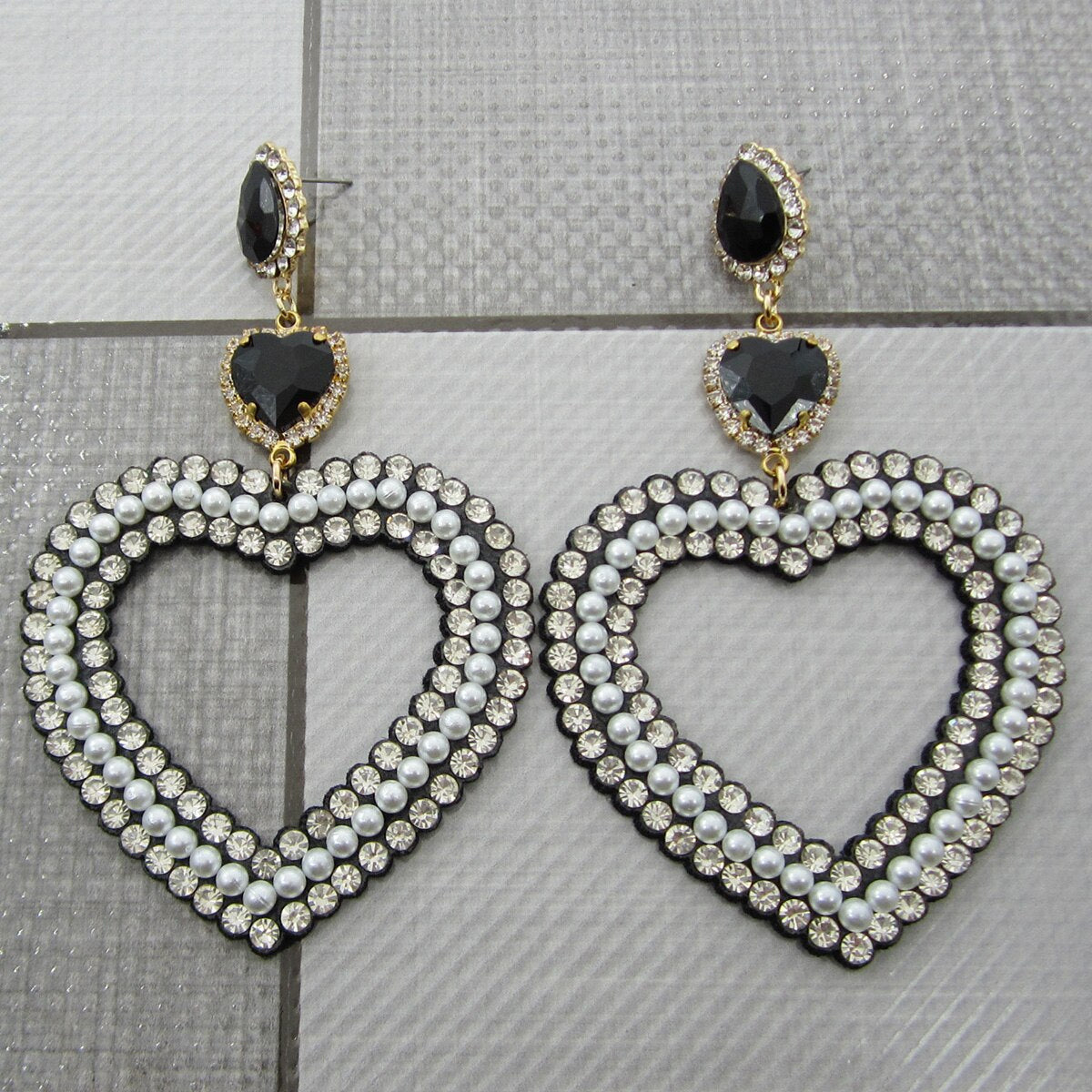 Pearls n Crystals Big Heart Dangle Earrings for Women Statement Beautiful Rhinestone Pendant Earrings Jewelry