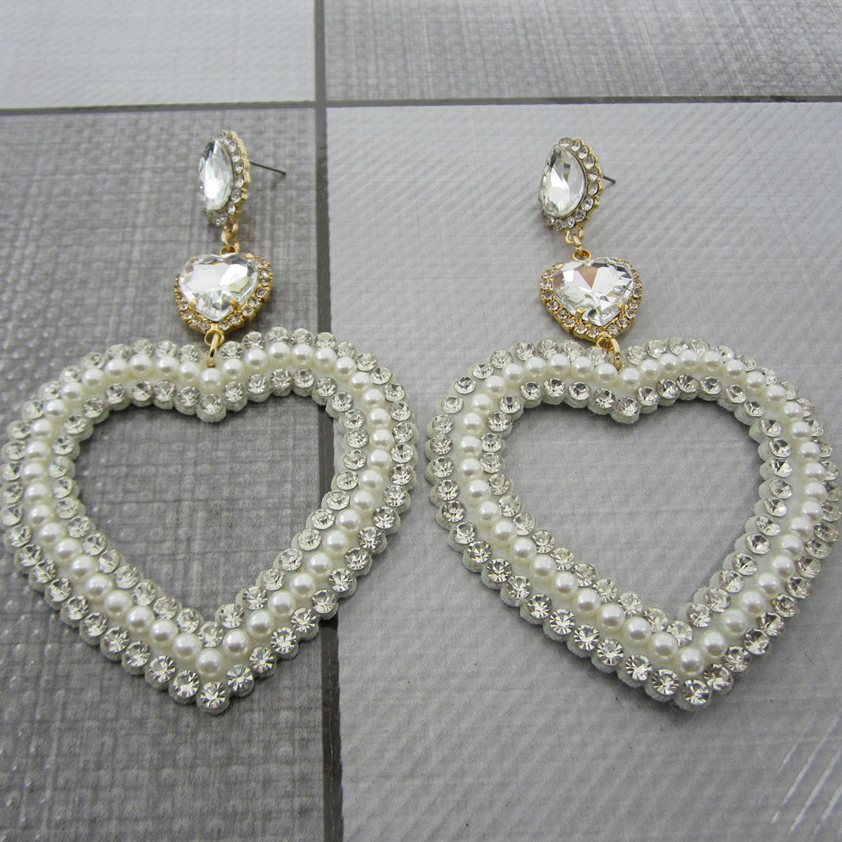 Pearls n Crystals Big Heart Dangle Earrings for Women Statement Beautiful Rhinestone Pendant Earrings Jewelry