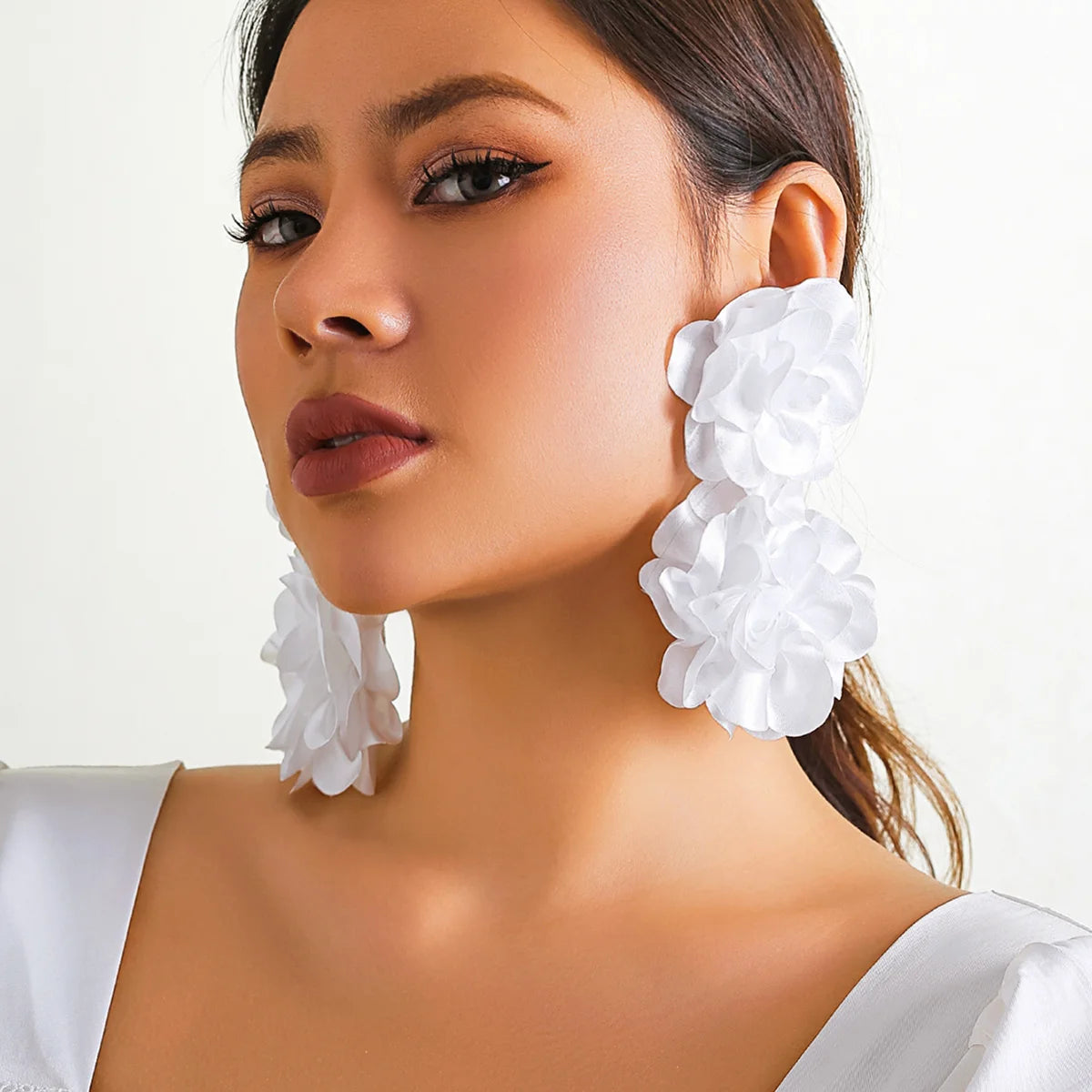 New Arrival Trendy Beautiful Fashionable Flower Drop Earrings for Women Jewelry Accessories