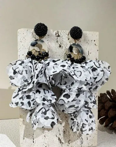 New Fashionable Lace Petal Shaped Pendant Black & White Earrings Women Statement