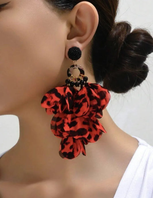 New Fashionable Beaded Lace Petal Shaped Pendant Red & Black Earrings Women Statement